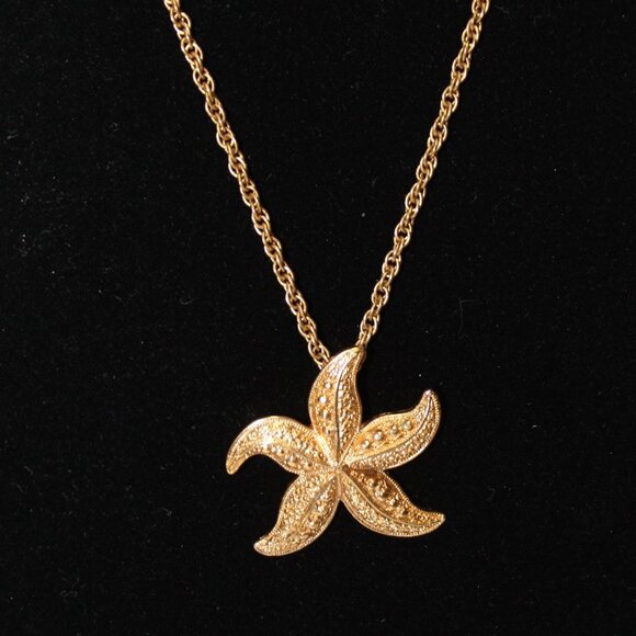 Golden Starfish Necklace And Earring Matchng Set - Picture 5 of 14